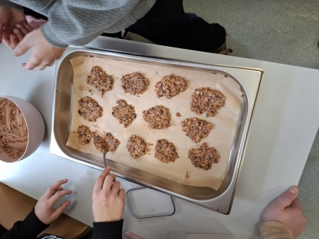 Zdrowo i smacznie – przygotowywanie ciastek owsianych na edukacji zdrowotnej